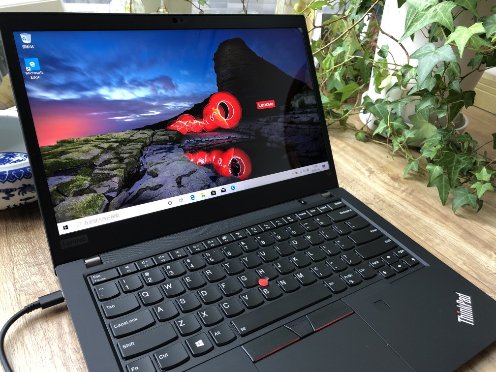 深天马A：支持联想ThinkPad T14p AI元启版首发