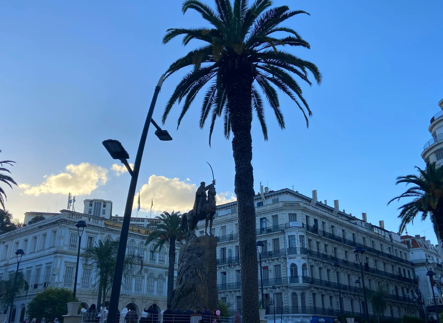 阿尔及利亚新闻网站Algérie Presse Service编译版：阿尔及利亚央行行长呼吁国际货币基金组织捍卫多边主义以应对国际贸易紧张局势
