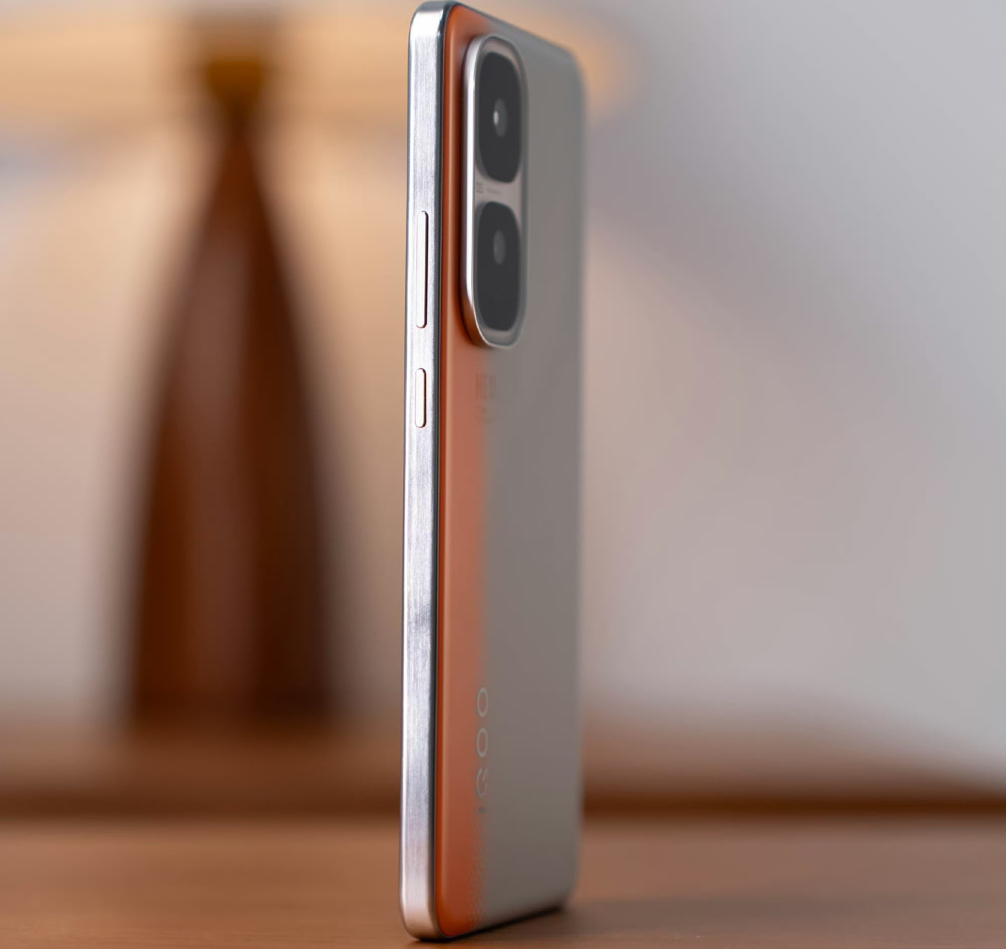 屏幕、性能和续航升级 iQOO Neo10 Pro+发布